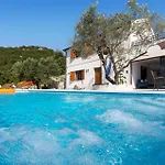 Stunning Home In Ploce